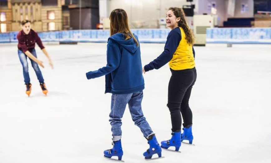 Image 5: Acceso de 30 minutos a patinaje sobre hielo para 1 o 2 personas