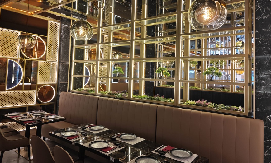 Image 4: ¡Directos a Japón! Menú de sushi a compartir para 2 o 4 personas