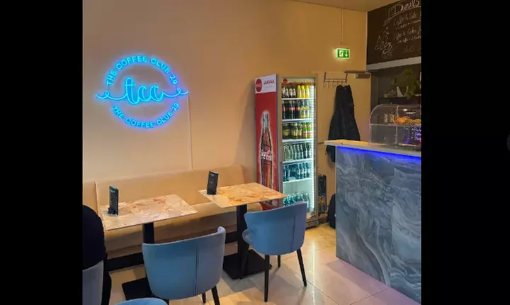 Frühstücksplatte oder Frühstücksbowl inkl. Heißgetränk nach Wahl