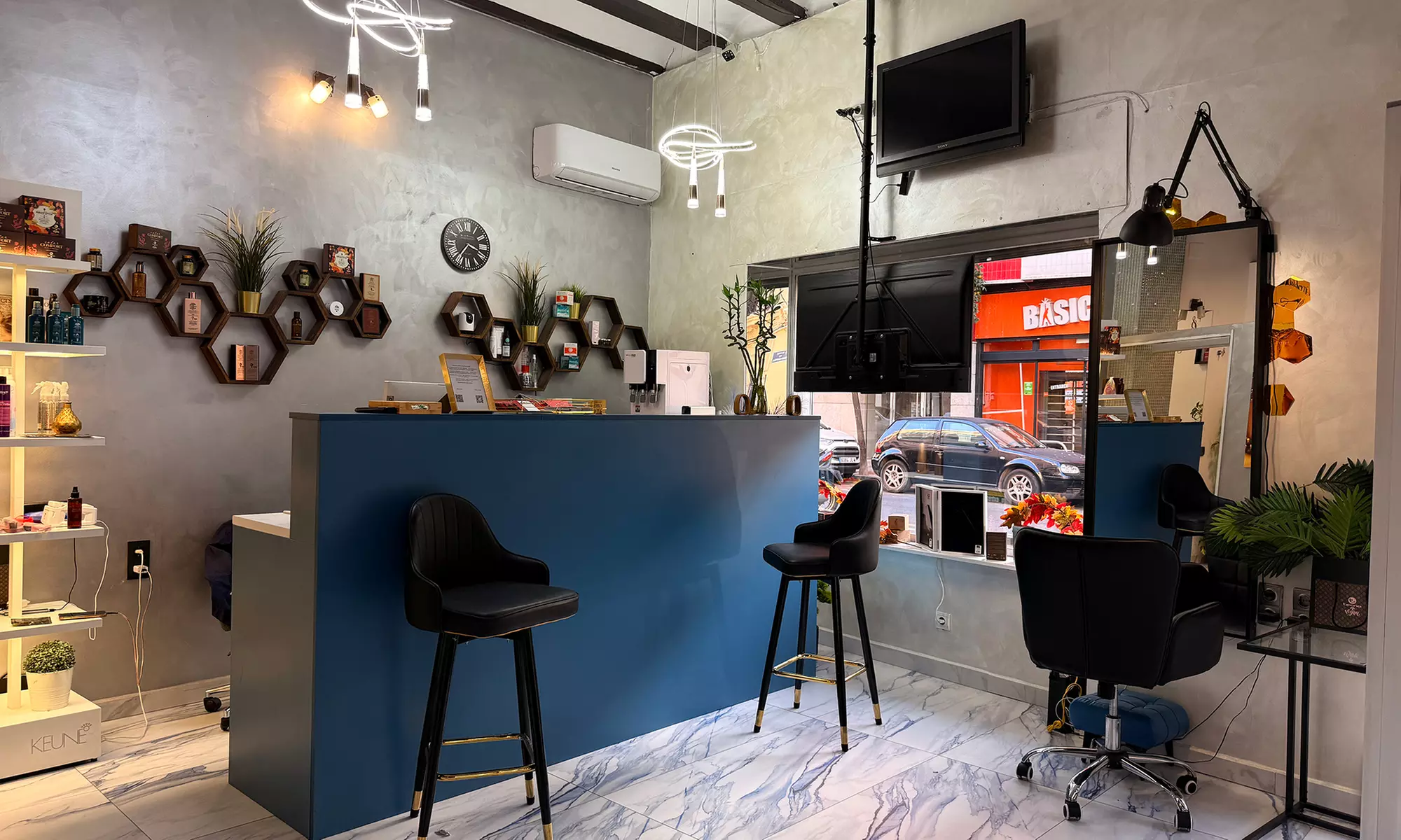 Tratamiento alisante antiencrespamiento con tecnología laminadora