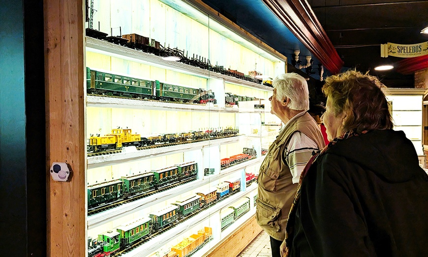 Image 17: Speelgoedmuseum meets Jurassic Park: alles-in-één ticket voor Spelebos