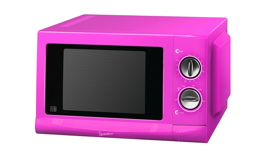 Image 2: Signature 17 Litre 700W Microwave