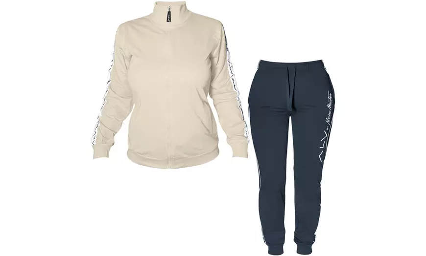 Image 10: Tuta homewear donna di Alviero Martini