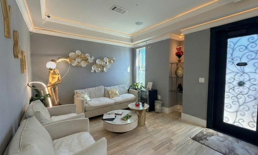 Image 7: Luxury Pampering: Swedish Massage, Glow Facial & Head Therapy