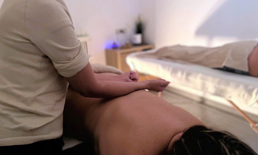 Image 8: Ritual en pareja con masaje de 45 o 60 minutos y copa de cava