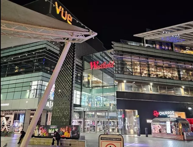 Shuffleboard & Pizza in Stratford: 1-Hour Session For 2 to 8 People