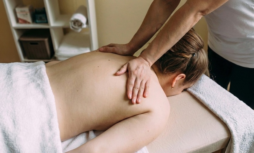 Image 2: 60-Minute Full-Body Swedish Massage
