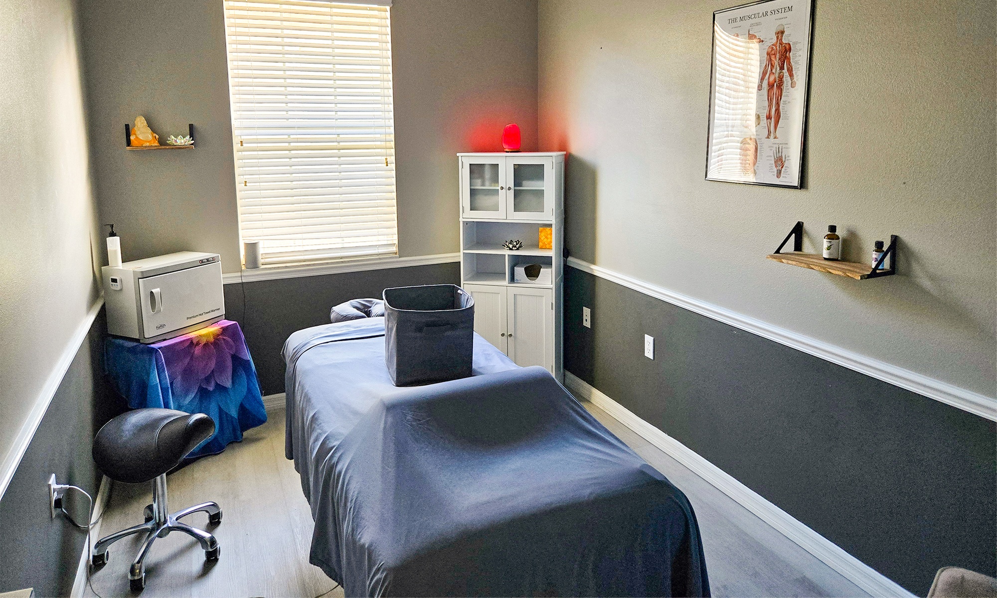 60 or 90 Minute Swedish or Deep Tissue Massage with Hot Towels and Oil