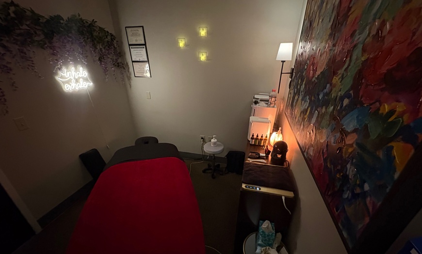 Image 4: Relax with 60-or 90-Minutes: Choice of Massage 