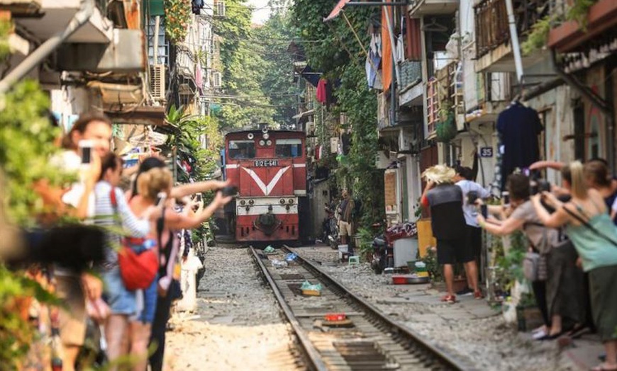 Image 3: Vietnam: 8-Day Tour of Ha Long Bay Cruise, Cu Chi Tunnel 