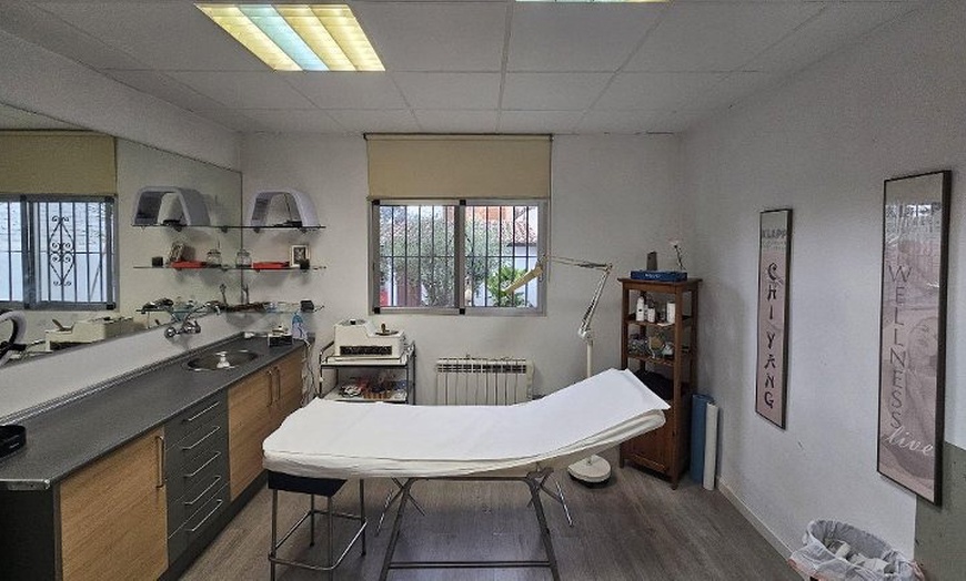 Image 3: Extensiones de pestañas, efecto volumen o natural y cejas definidas