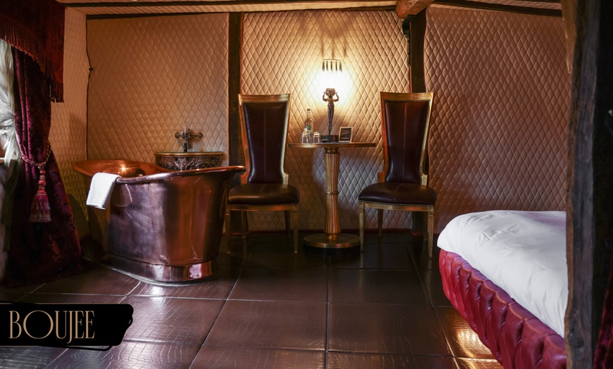 Image 28: Beaconsfield or Stadhampton: 5* Luxurious Hotel Break with Breakfast