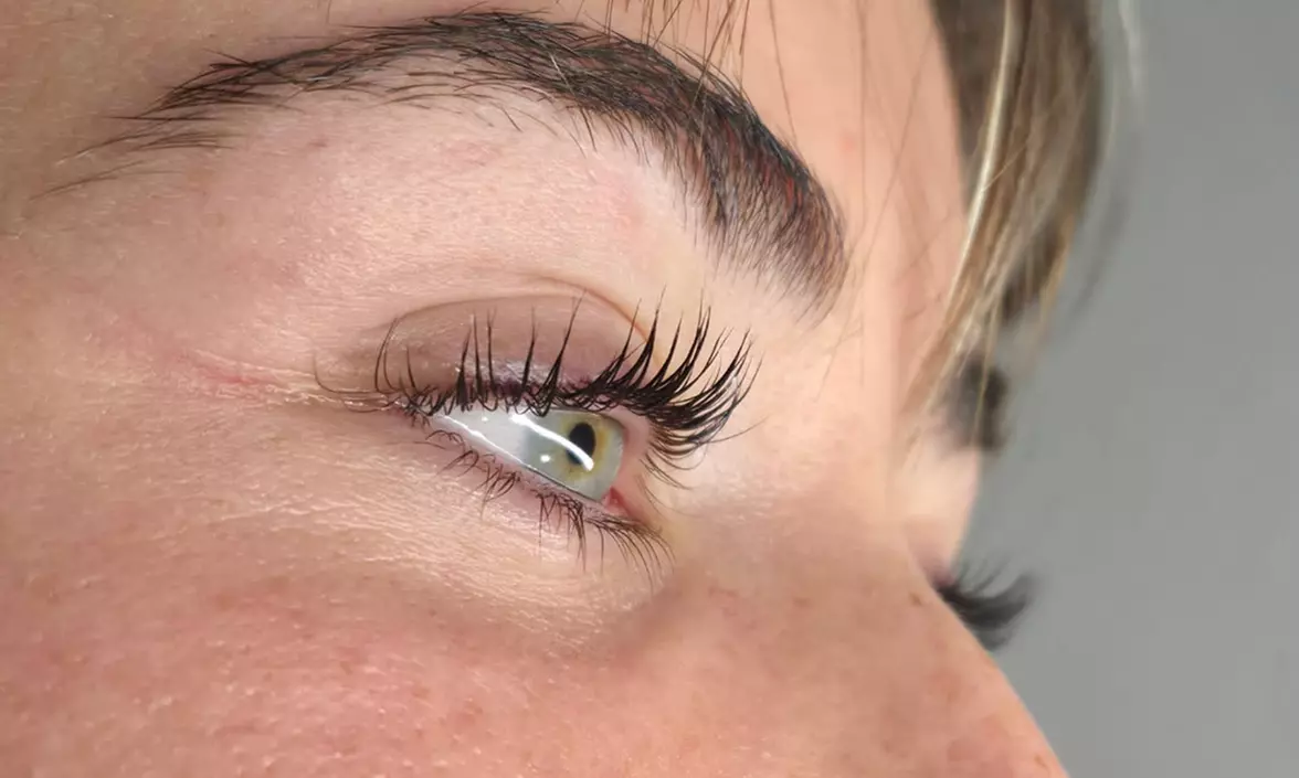 Rehaussement de cils, extensions et soin avec NisyCils Bordeaux