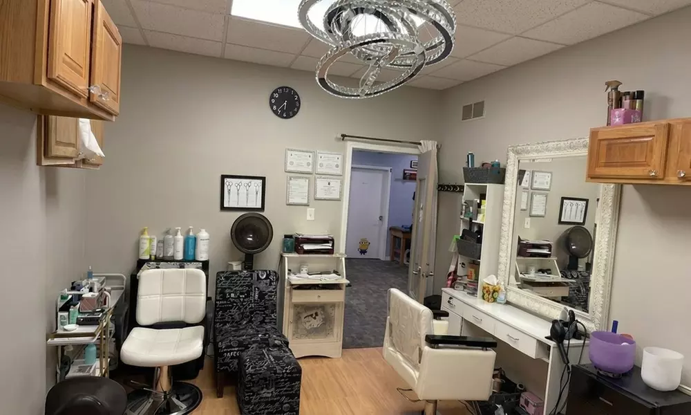 Custom Lash Extensions with Classic or Volume Set and Fill