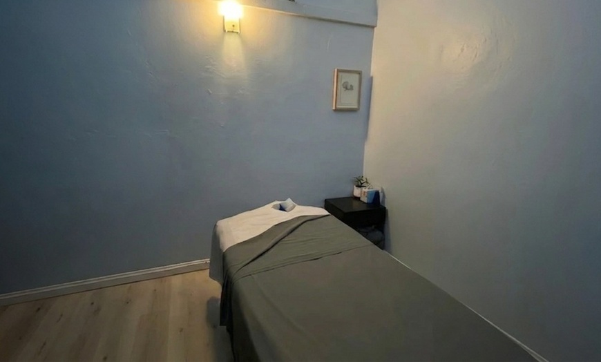 Image 3: 60/90 Minute Massage: Thai, Swedish, Deep Tissue, Hot Stones & More