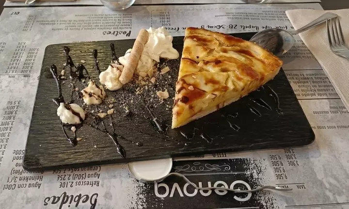 Menú Génova con entrante, principal, postre y bebida