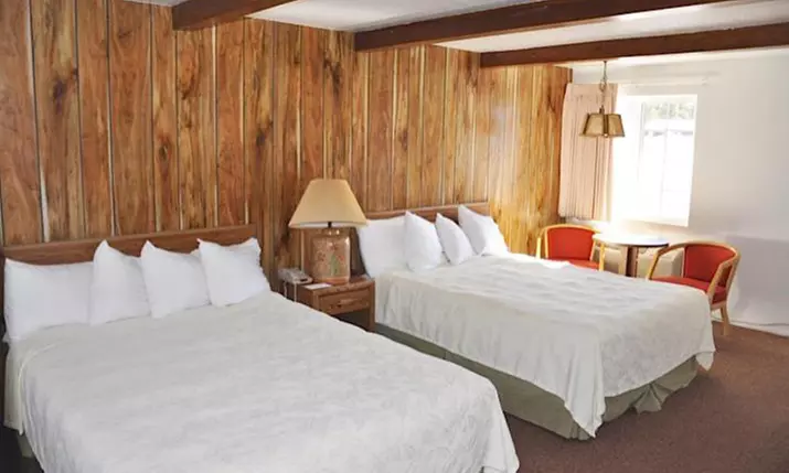 Stay with Home-Style Dining & Pool Access at Bryce Canyon Pines Lodge in Utah
