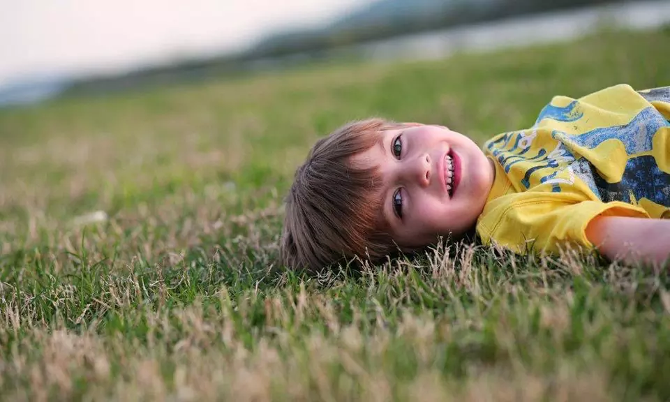 30- or 60-Min On-Location Outdoor Photo Session w/ $50 Photo Credit 