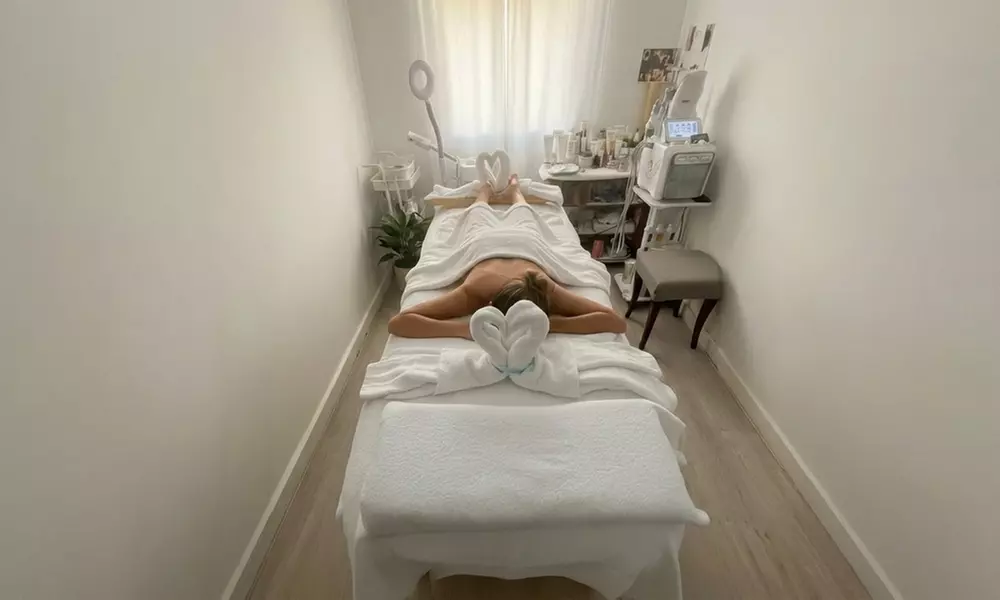 Enjoy a 60-Min Relaxation or Hot Stones Massage to Melt Stress Away, & Soothe Muscles (Up to 46% Off) - Primary Image