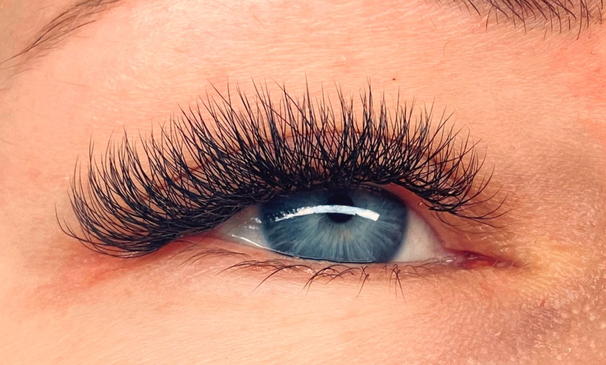 Image 1: Neumodellage 3D-Volumen-Wimpernverlängerung opt. mit Refill