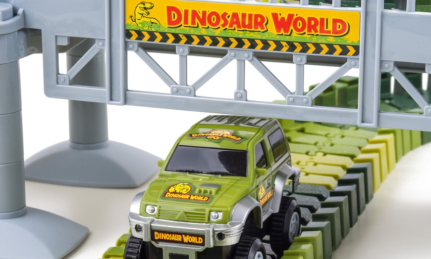 Image 5: Dinosaur World Track Set