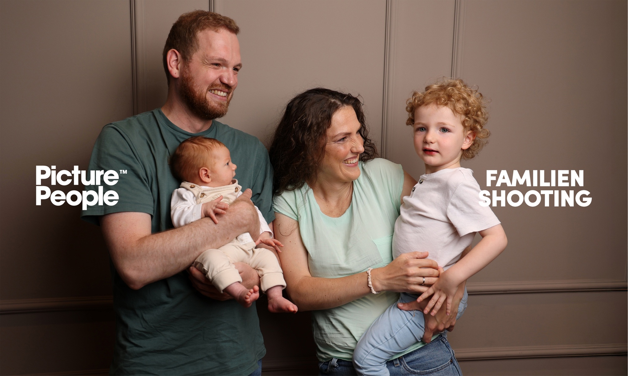 90 Min. Familien Fotoshooting inkl. 2-5 Bildern + Geschenk