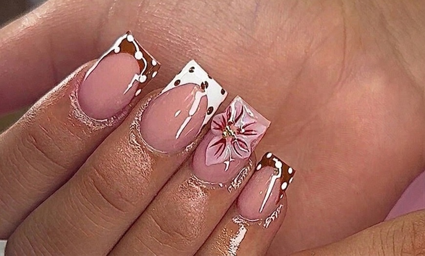 Image 4: Structured Manicure with Gel Polish