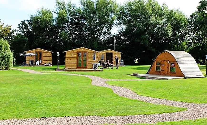 Image 3: Warwickshire: 3 or 4 Nights of Glamping