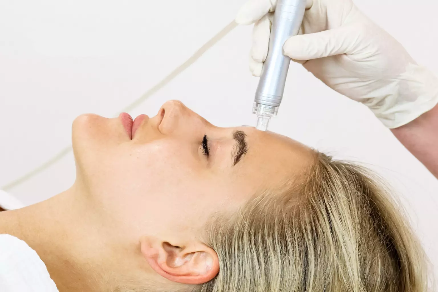 60-Min Diamond HydraFacial or Diamond Microdermabrasion + LED +Massage