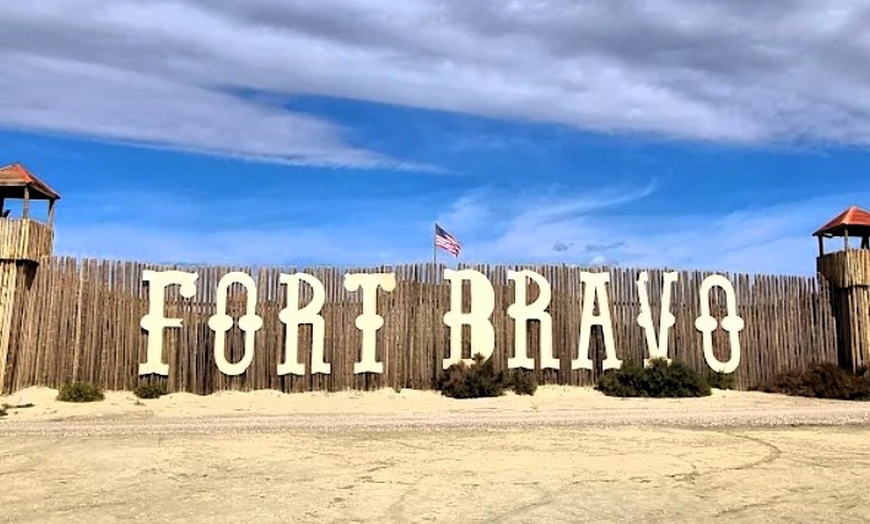Image 7: 2 entradas de niño o adulto para el parque Fort-Bravo/Texas Hollywood