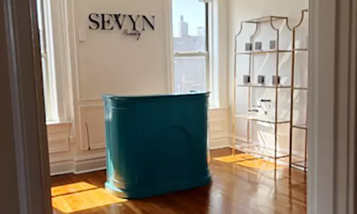 Classic Hybrid or Volume Eyelash Extensions w/w/o Two Week Fills