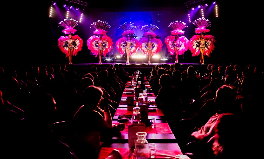 Image 5: Entre rires, strass & gastronomie : une soirée de rêve près de Rouen