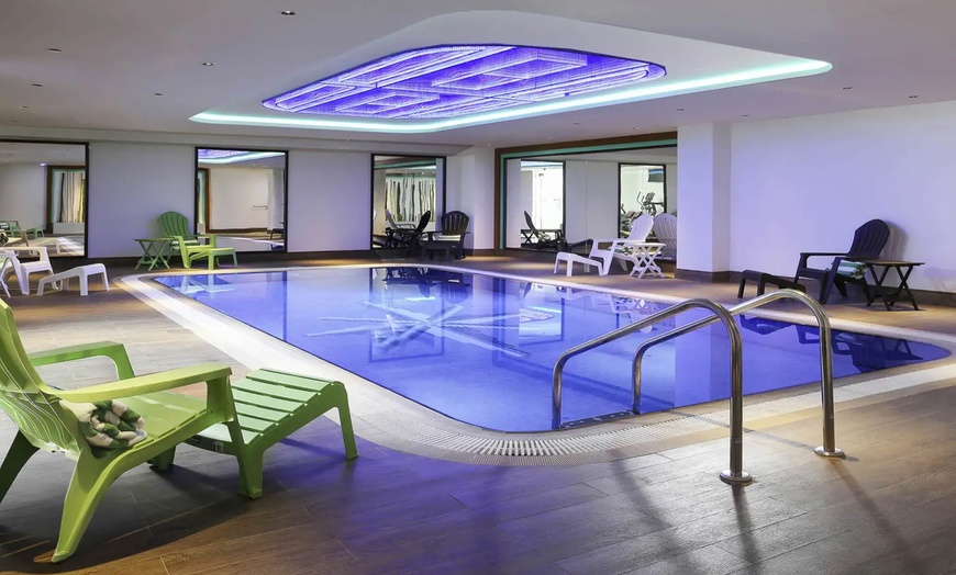 Image 12: ✈ 6-Day Dubai Vacation with Hotel and Air from Great Value Vacations