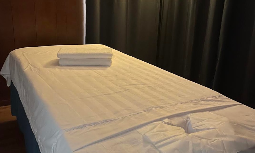 Image 8: Relaxing 60 or 90-Minute Full Body Massage Sessions