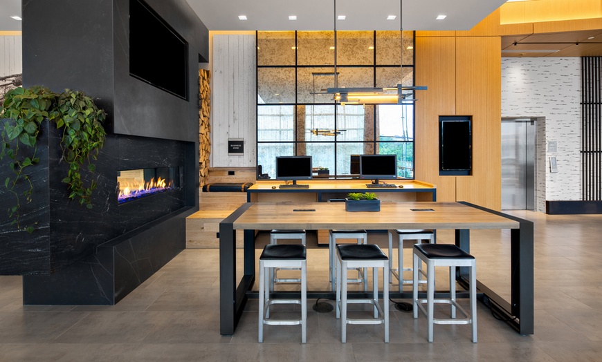 Image 6: Boutique Hotel with Stunning Potomac Views and Central Location