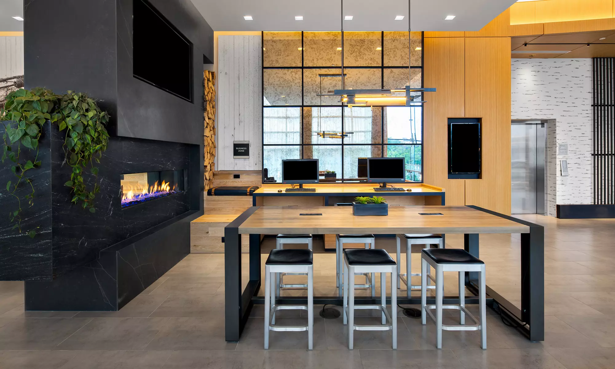 Boutique Hotel with Stunning Potomac Views and Central Location