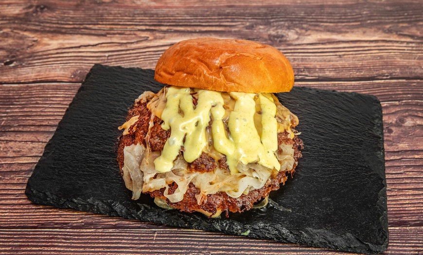 Image 18: Menú de hamburguesa con entrante, postre y bebida para 2 o 4 personas