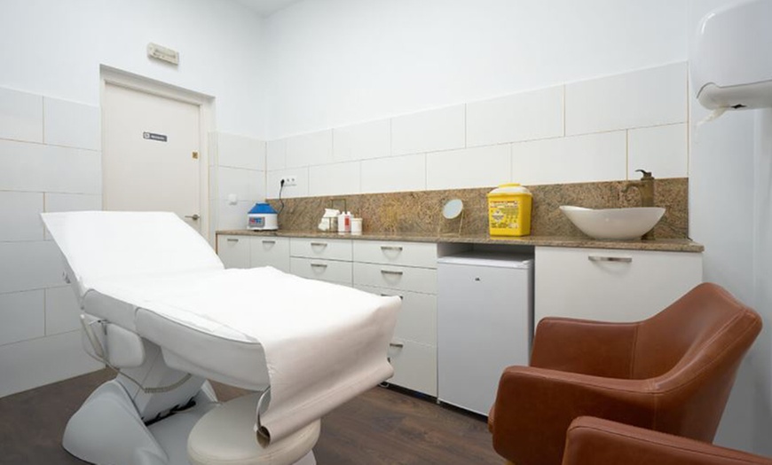 Image 2: Bioestimulación en cuero cabelludo para la regeneración capilar