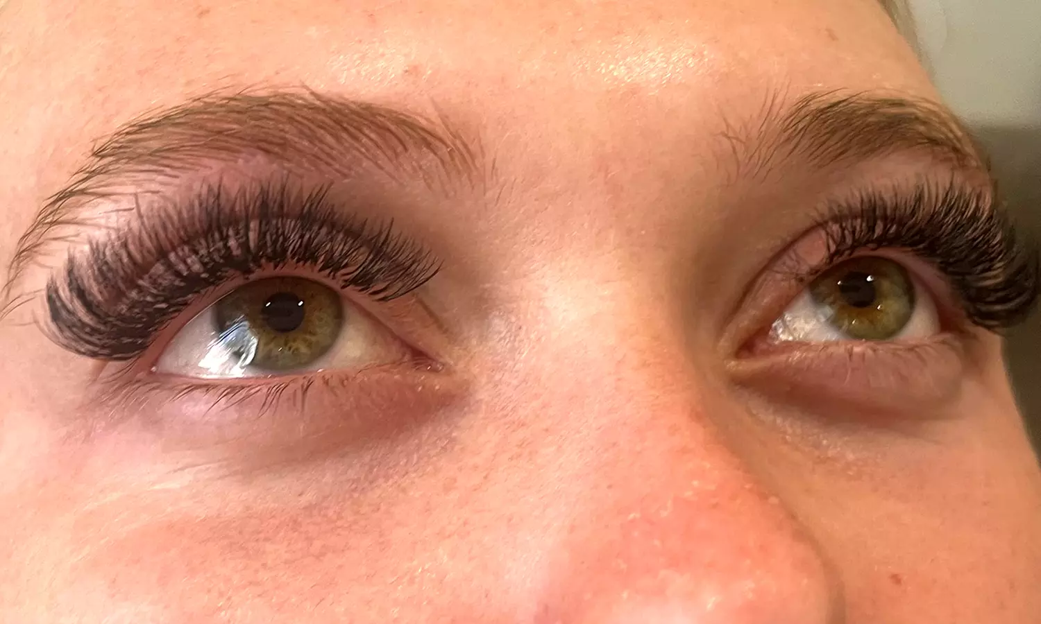 LED Classic or Volume/Hybrid Full set Extensions for Long Wear