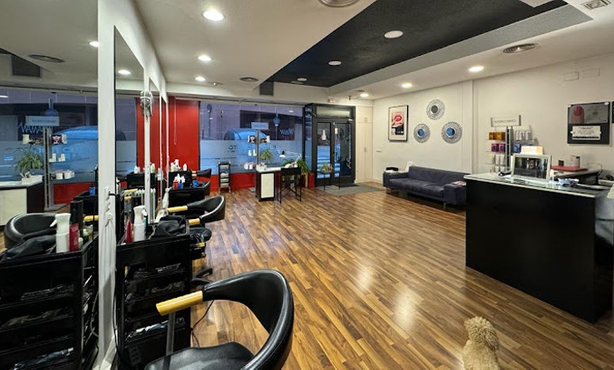 Image 8: Sesión de peluquería completa con opción a tinte de raíz o mechas