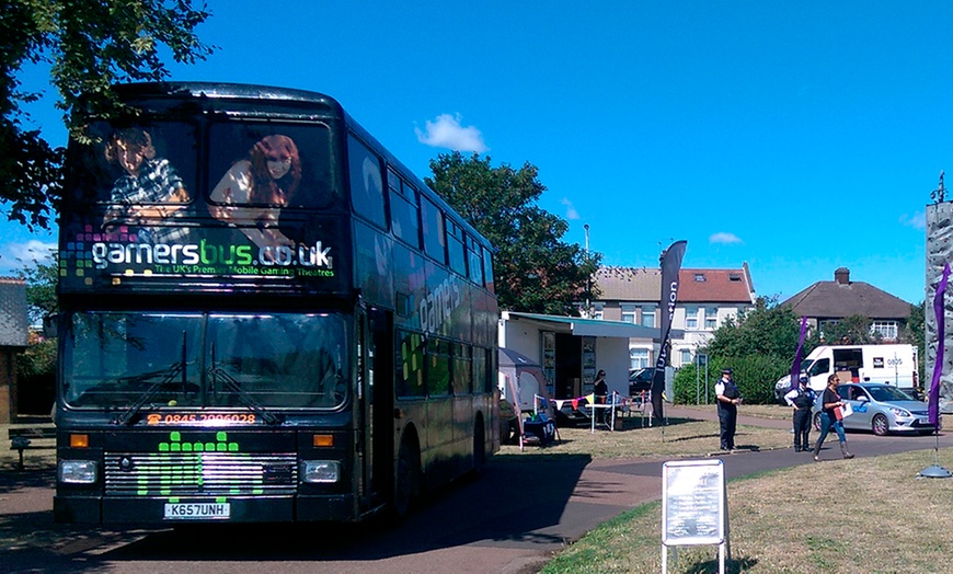 Image 3: Gamer Bus Party For 30 People