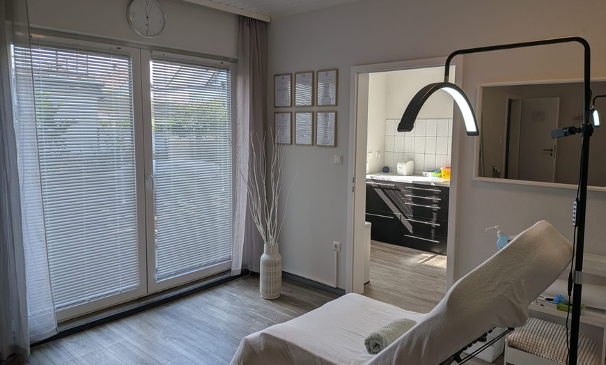 Image 4: Lippenunterspritzung oder Faltenbehandlung mit Hyaluron für 1 Person