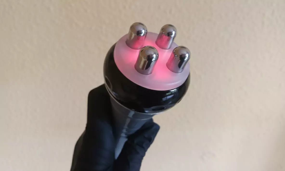 Limpieza facial con radiofrecuencia, microdermoabrasión y mascarilla