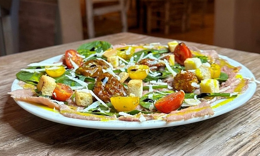 Image 2: Menú italiano para 2 con opción prémium con botella de vino y postre