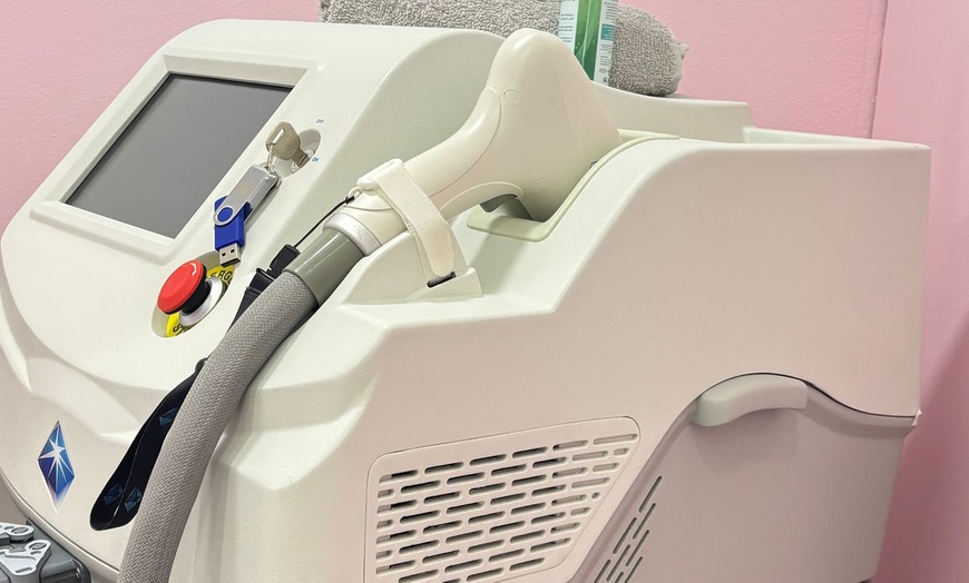 Image 3: 1, 3 o 5 sesiones de depilación con láser de diodo en zona a elegir