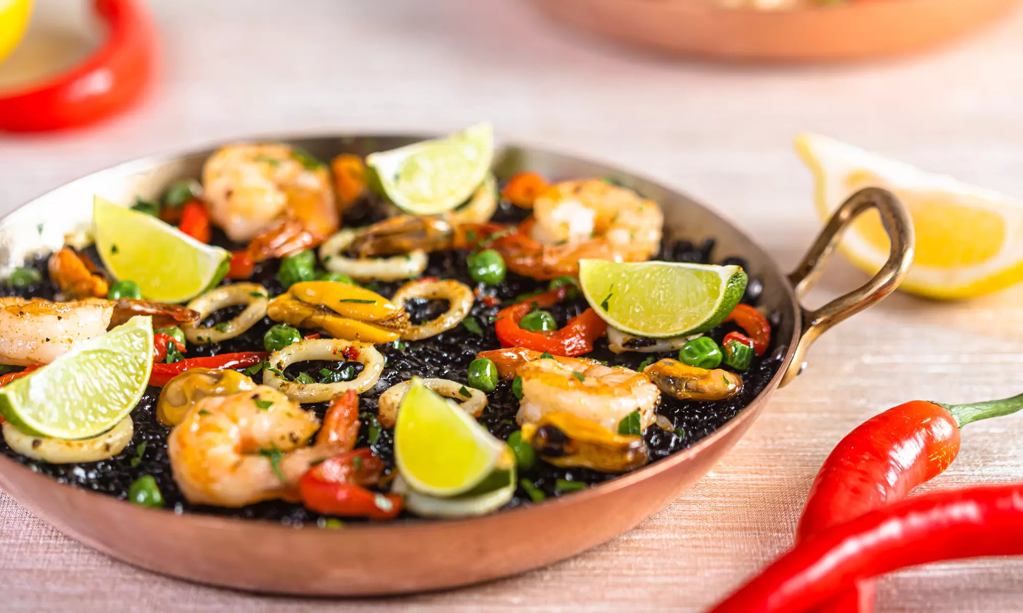 5-Star Paella Night with Entertainment & Drinks – A Feast to Remember