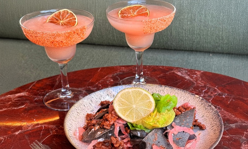 Image 1: Tardeo Superchulo para 2 o 4 personas con bebida y picoteo saludable