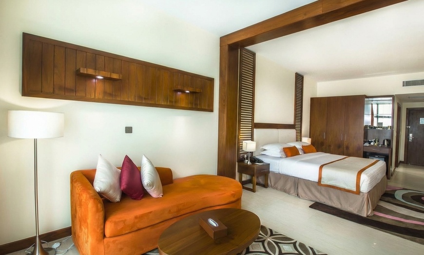 Image 4: Abu Dhabi: 1- or 2-Night 4* Stay with Iftar & Suhour