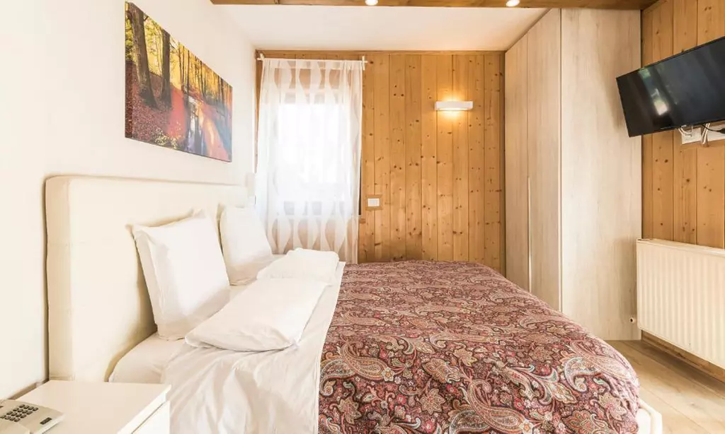 Asiago: camera doppia o matrimoniale con colazione o mezza pensione