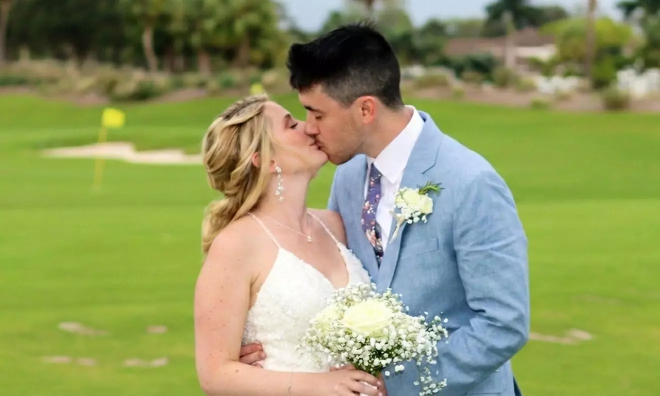 Capture Wedding Magic with Professional Photography & Online Gallery